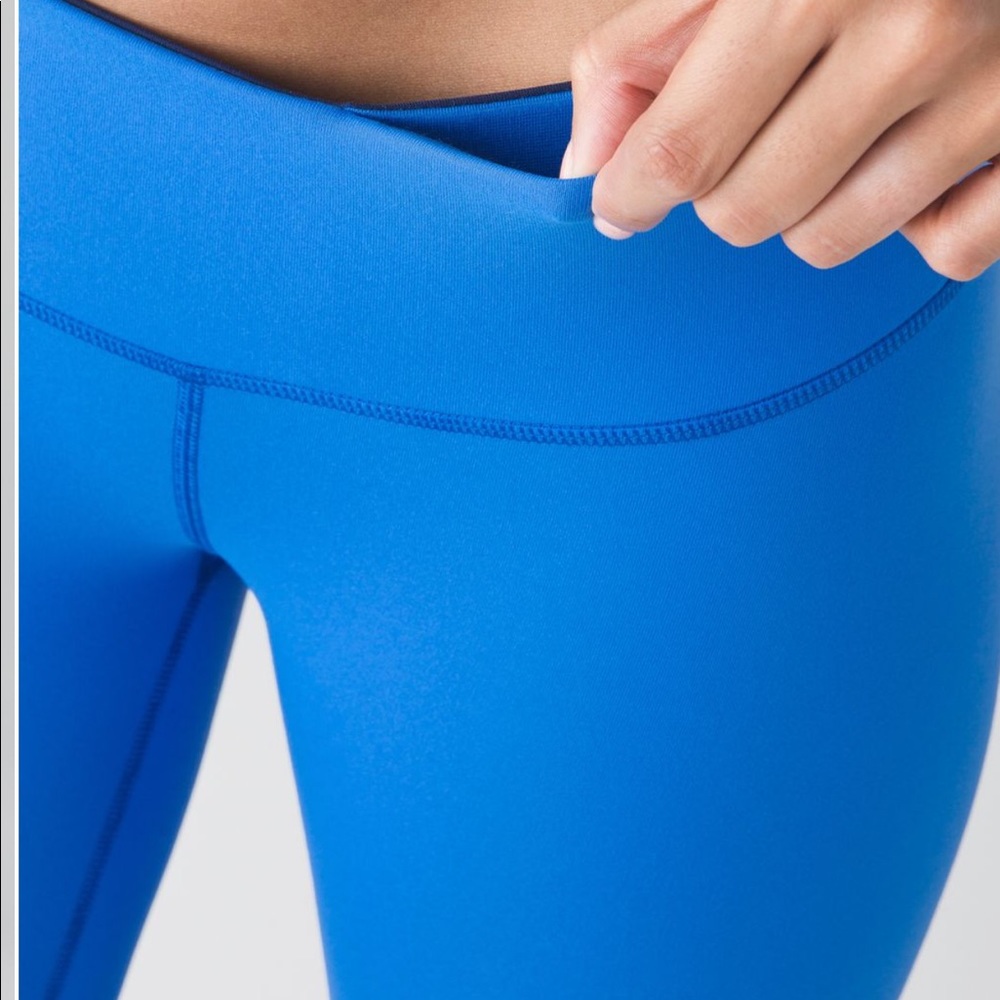 Reversible Lululemon wunderunder crop